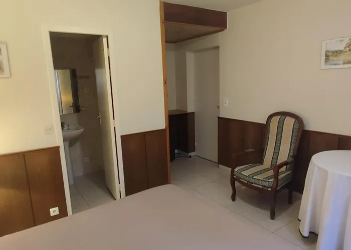 Couette-café à Font Margout - Calme - 4km De - Petit-déjeuner